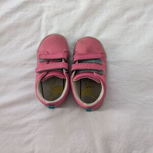 Ten littles pink size 8 shoe's